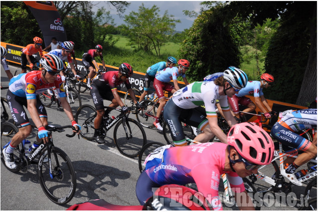 Giro d&#039;Italia 2019: la partenza della tappa Pinerolo-Ceresole Reale