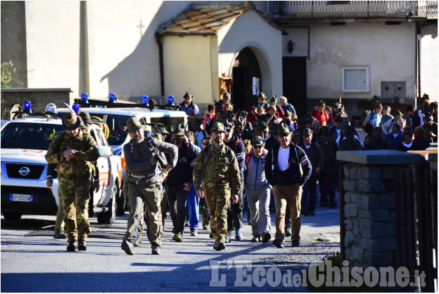 Alpini in marcia da Pragelato a Sestriere