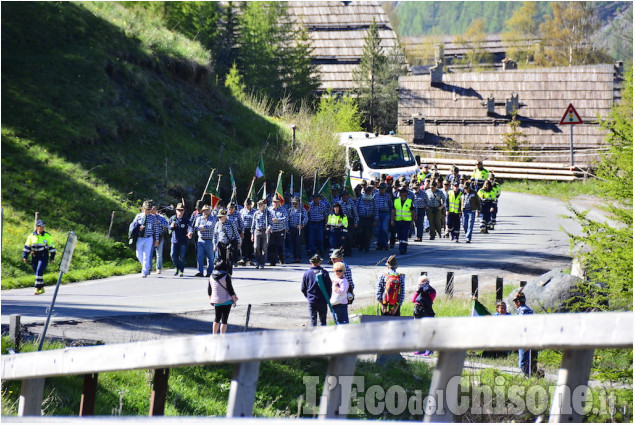 Alpini in marcia da Pragelato a Sestriere