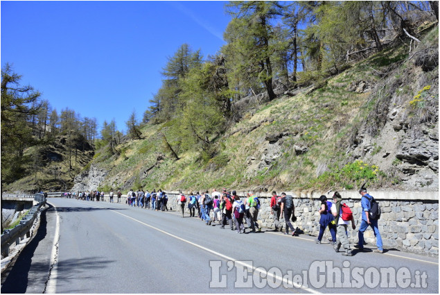 Alpini in marcia da Pragelato a Sestriere