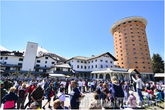 Alpini in marcia da Pragelato a Sestriere