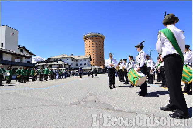 Alpini in marcia da Pragelato a Sestriere