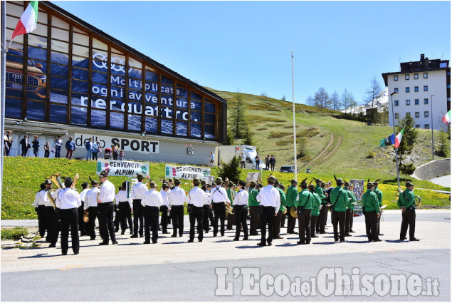 Alpini in marcia da Pragelato a Sestriere