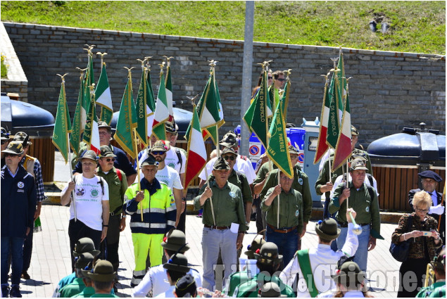 Alpini in marcia da Pragelato a Sestriere