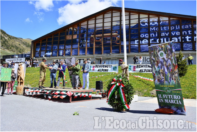 Alpini in marcia da Pragelato a Sestriere