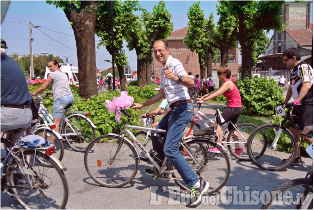 Cavour: Per i 40 anni la pedalata in rosa
