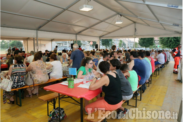 None: Tutti a Tavola nella 29esima  Festainrosso 