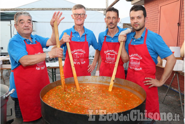 None: Tutti a Tavola nella 29esima  Festainrosso 