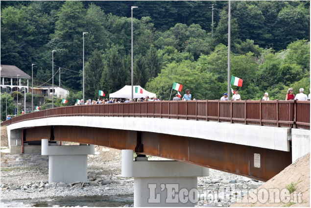 Torre Pellice: taglio del nasto al nuovo ponte Bertenga