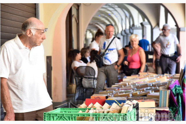 Pinerolo, Carta e vinile al mercatino