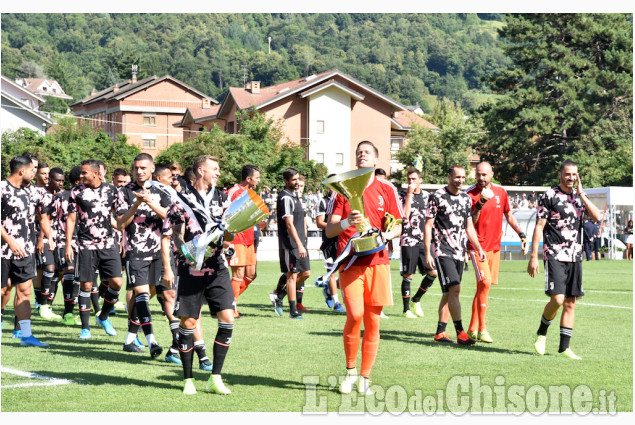 Calcio la Juventus a Villar Perosa