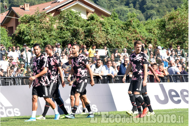 Calcio la Juventus a Villar Perosa