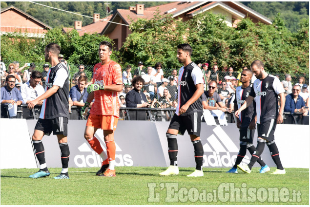 Calcio la Juventus a Villar Perosa