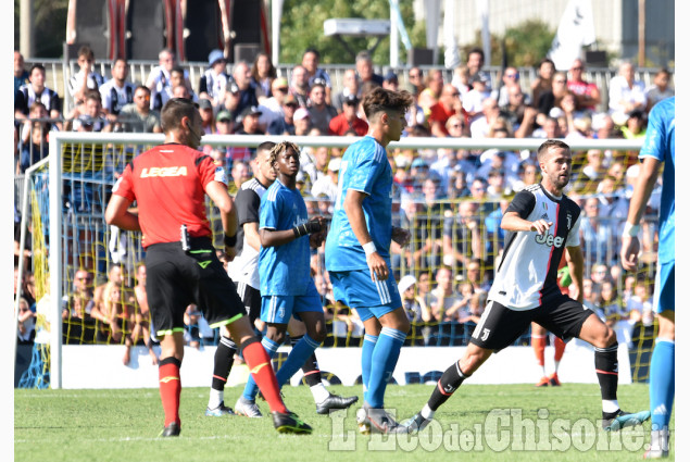 Calcio la Juventus a Villar Perosa