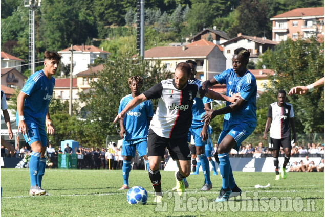 Calcio la Juventus a Villar Perosa