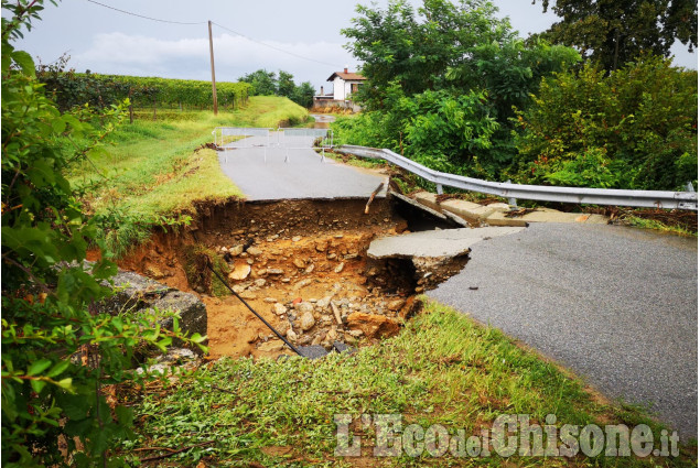 Un fiume in mezzo alle strade della valle Infernotto 
