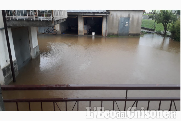 Un fiume in mezzo alle strade della valle Infernotto 