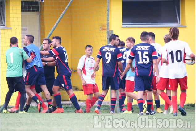 Calcio: Cavour-Infernotto finisce in rissa, fuori e dentro il campo 