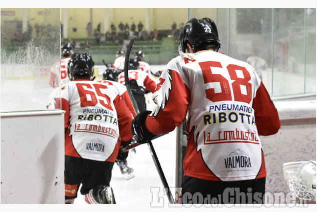 Hockey ghiaccio: amichevole Valpeagle-Varese