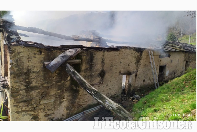 Angrogna, incendio in Borgata Pons