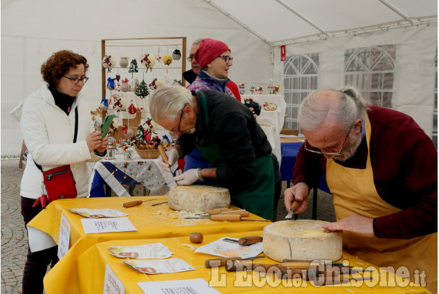 Virle: presentazione degli Antichi Statuti e fiera delle nespole e della zucca