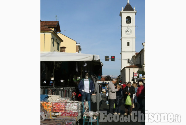 A None la tradizionale fiera di S. Martino