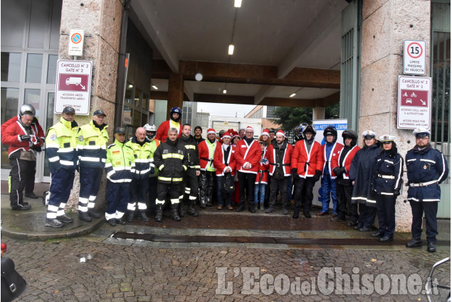 Pinerolo: Babbi Natale in moto