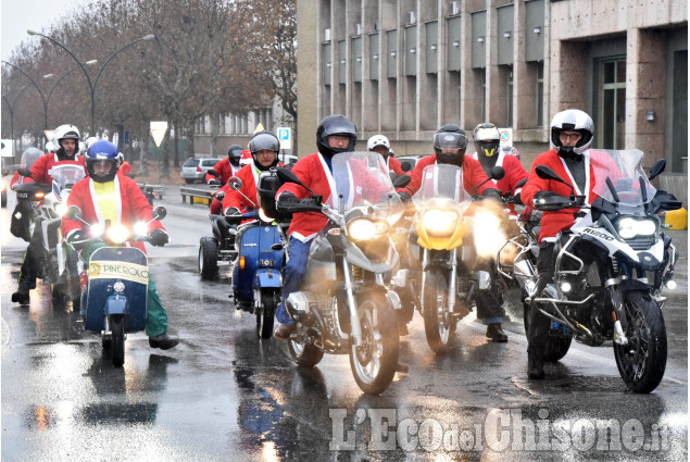 Pinerolo: Babbi Natale in moto