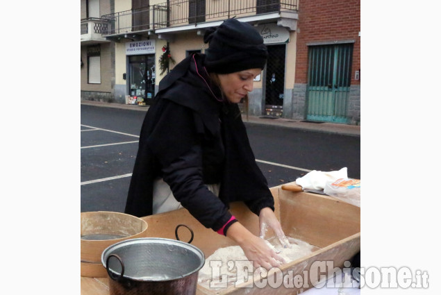 None: il presepe vivente in piazza e i mercatini di Natale