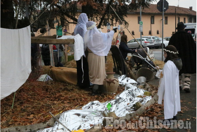 None: il presepe vivente in piazza e i mercatini di Natale