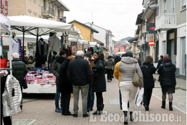 Vinovo: fiera e mercatini, aspettando Natale