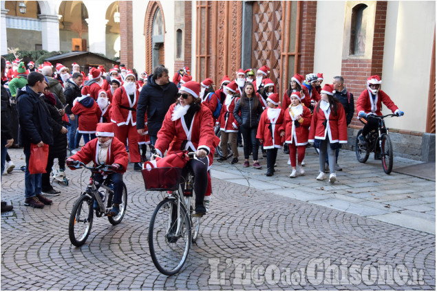 Pinerolo: I Babbi Natale in Pediatria