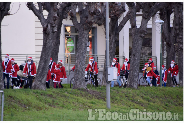 Pinerolo: I Babbi Natale in Pediatria