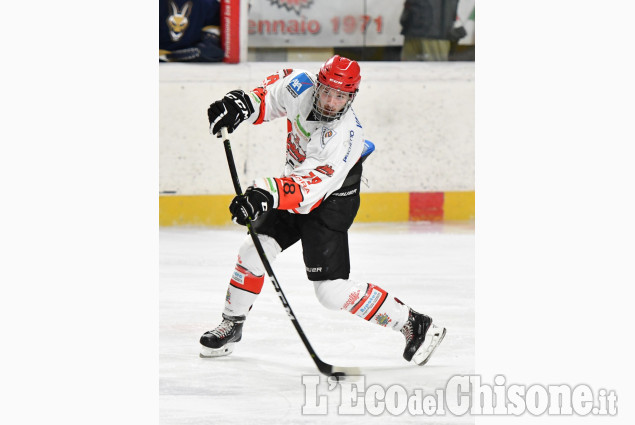 Hockey ghiaccio amichevole tra Bulldogs e college statunitense