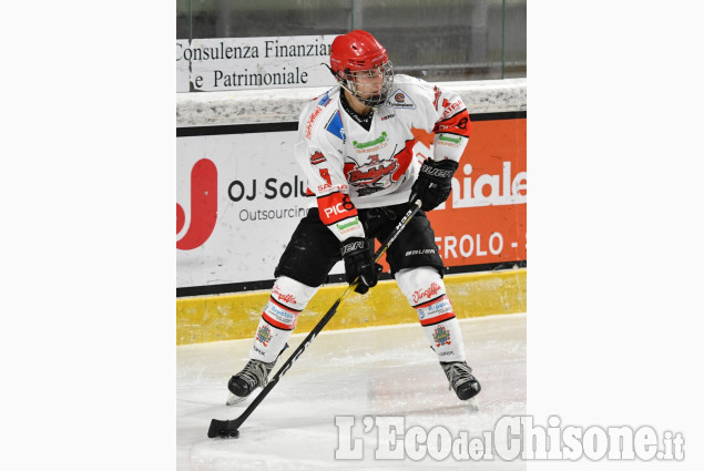 Hockey ghiaccio amichevole tra Bulldogs e college statunitense