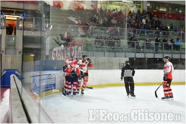 Hockey ghiaccio, la voglia di vincere della Valpeagle contro Bressanone 