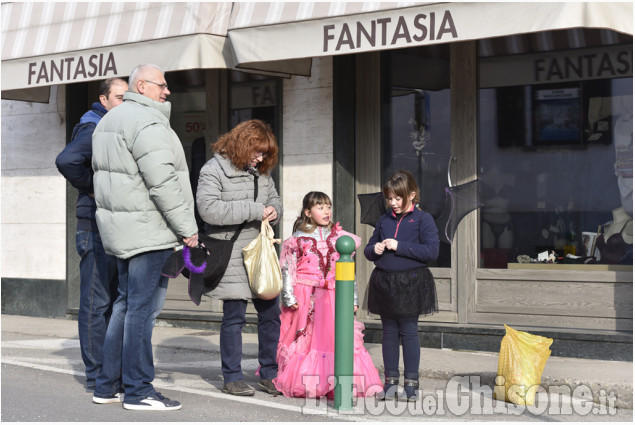 A Cumiana è ritornato il Carnevale con la sfilata dei carri 