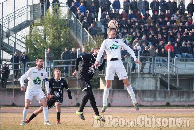 Calcio: il big match Saluzzo-Derthona termina con un pareggio a reti bianche