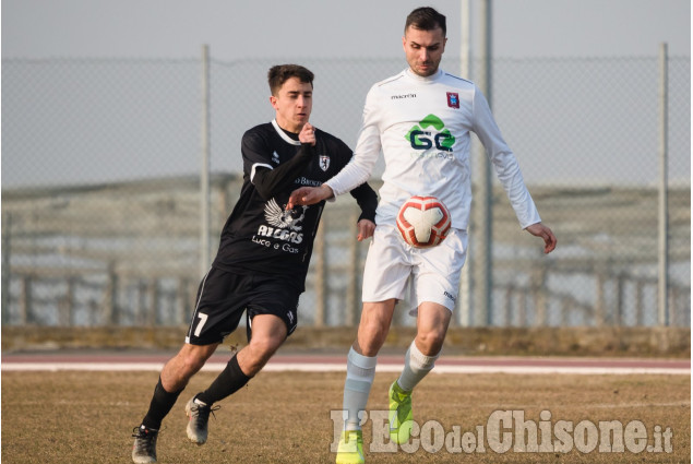 Calcio: il big match Saluzzo-Derthona termina con un pareggio a reti bianche