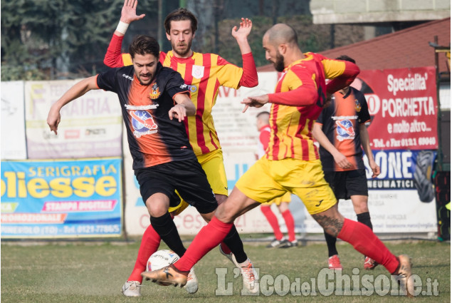 Calcio: derby di Promozione al Villafranca, Cavour superato 2-0