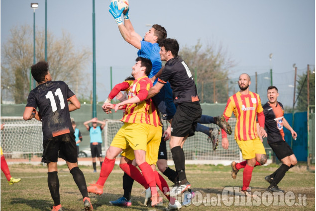 Calcio: derby di Promozione al Villafranca, Cavour superato 2-0