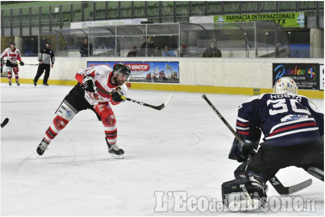 Hockey ghiaccio, nel deserto del "Cotta" dopo 40'Valpe avanti 3 a 1