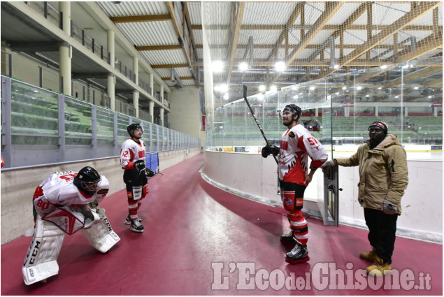 Hockey ghiaccio, nel deserto del "Cotta" dopo 40'Valpe avanti 3 a 1