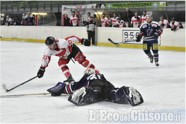 Hockey ghiaccio, nel deserto del "Cotta" dopo 40'Valpe avanti 3 a 1