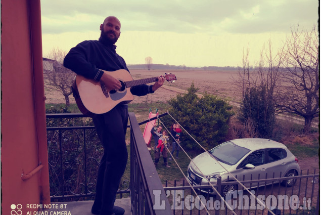 Musica dal balcone: i volti di alcuni dei protagonisti del flash mob