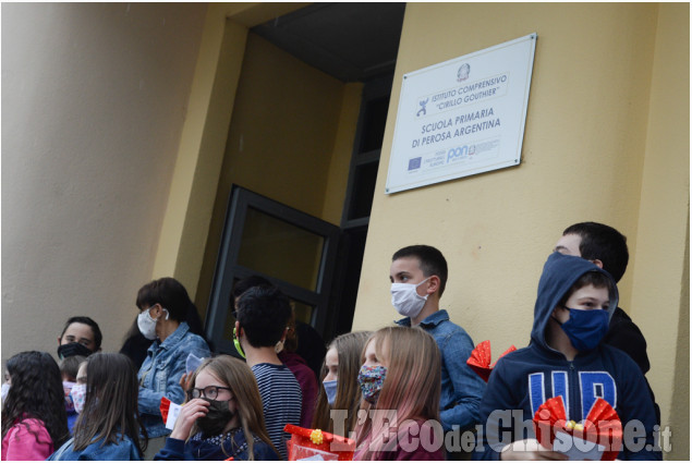 Perosa: ritorno in aula per l'ultimo giorno di scuola