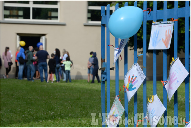 Perosa: ritorno in aula per l'ultimo giorno di scuola