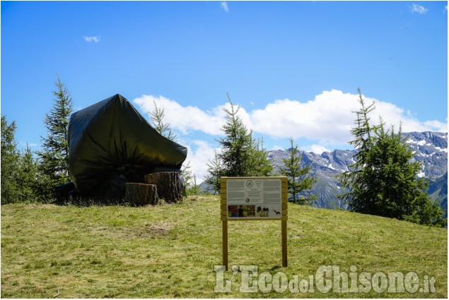 Usseaux: inaugurata a Pian dell'Alpe la panchina gigante