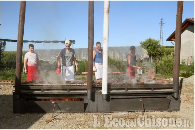 Castagnole,  Festa patronale in versione ridotta, carne take-away dalla Pro Loco 