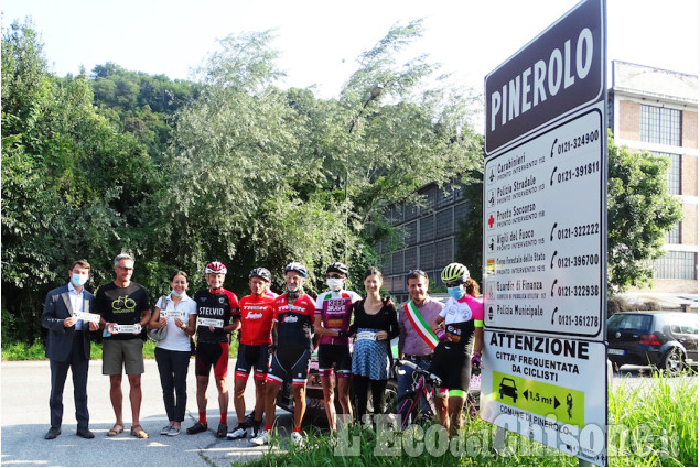 Paola Gianotti a Pinerolo, automobilisti rispettate i ciclisti
